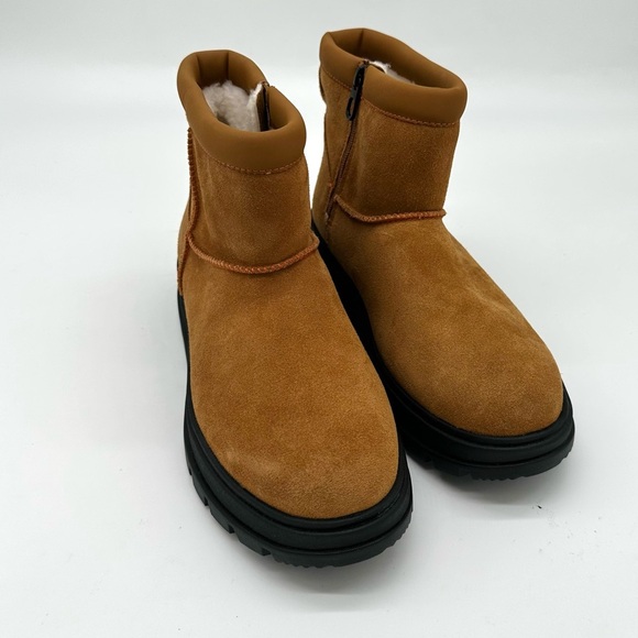 Koolaburra by UGG
Koola Mini Hybrid - Picture 3 of 6